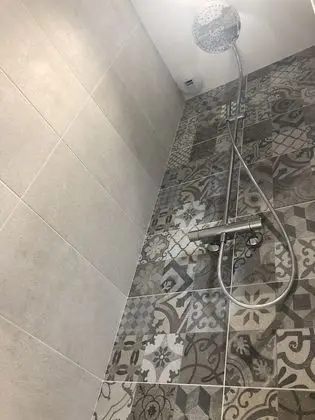 Tek Büyük Yataklı Oda, Sigara İçilmez (Tchanquée )