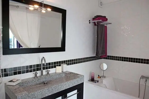 Tek Büyük Yataklı Oda, Teras, Tepe Manzaralı (Lait de Lavande)