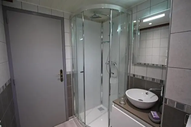 Tek Büyük Yataklı Oda, Dağ Manzaralı (Aurore)