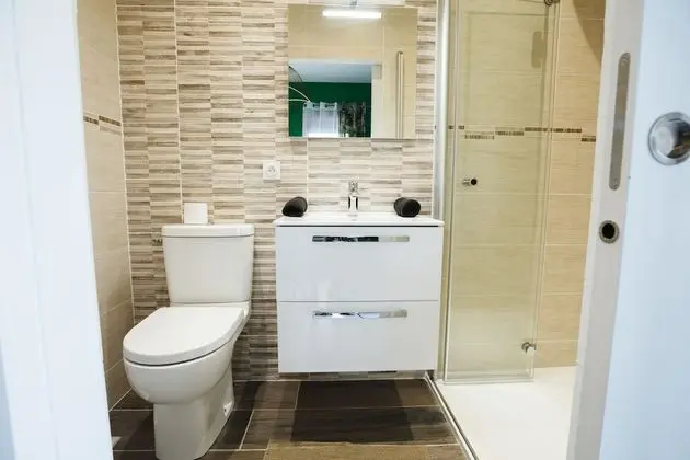 Design Tek Büyük Yataklı Oda, 1 Büyük (Queen) Boy Yatak