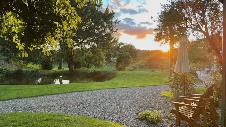 Comfort Tek Büyük Yataklı Oda, Sigara İçilmez, Bahçe Manzaralı (Anglaise)