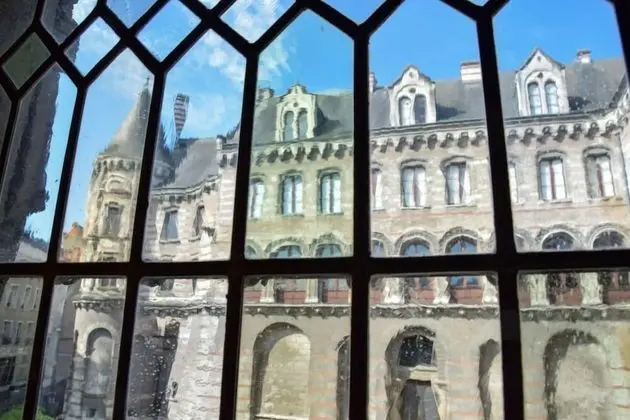 Tek Büyük Yataklı Oda (La volière)