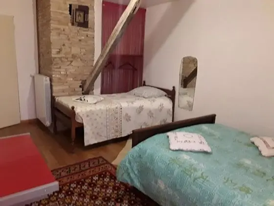 Üç Kişilik Oda, Ortak Banyo