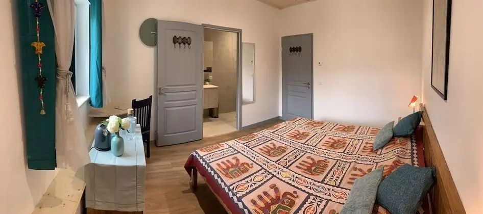 Tek Büyük veya İki Ayrı Yataklı Oda, Dağ Manzaralı