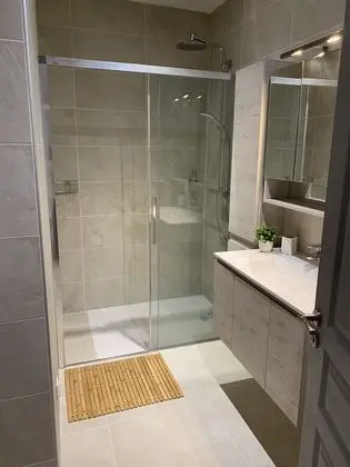 Tek Büyük veya İki Ayrı Yataklı Oda, Dağ Manzaralı