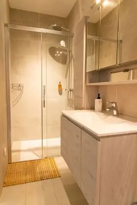 Tek Büyük veya İki Ayrı Yataklı Oda, Dağ Manzaralı