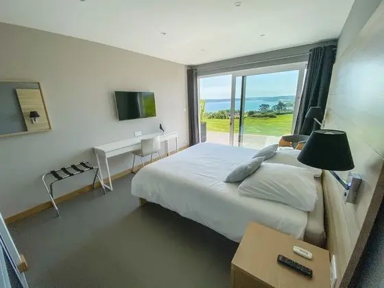 Tek Büyük Yataklı Oda, 1 Büyük (Queen) Boy Yatak, Deniz Manzaralı, Denize Bakan