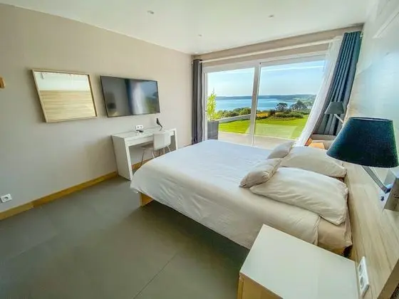 Tek Büyük Yataklı Oda, 1 Büyük (Queen) Boy Yatak, Deniz Manzaralı, Denize Bakan