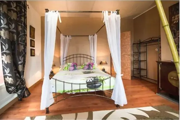Tek Büyük Yataklı Oda (Baldaquin)