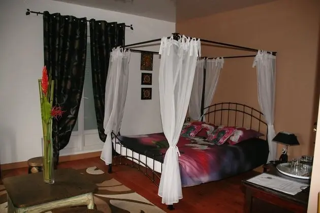 Tek Büyük Yataklı Oda (Baldaquin)