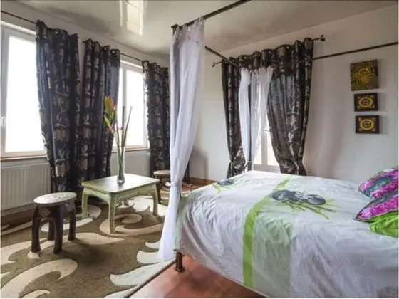 Tek Büyük Yataklı Oda (Baldaquin)