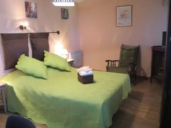 Tek Büyük Yataklı Oda, Ortak Banyo (Mandarine)