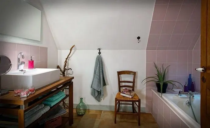 Üç Kişilik Oda, Küvet (Etoile du Berger)