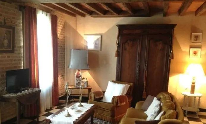 Comfort Tek Büyük Yataklı Oda