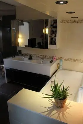 Comfort Üç Kişilik Oda, Birden Çok Yatak, Sigara İçilmez, Bahçe Manzaralı