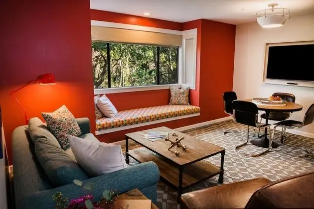 Deluxe King Suite Forest View