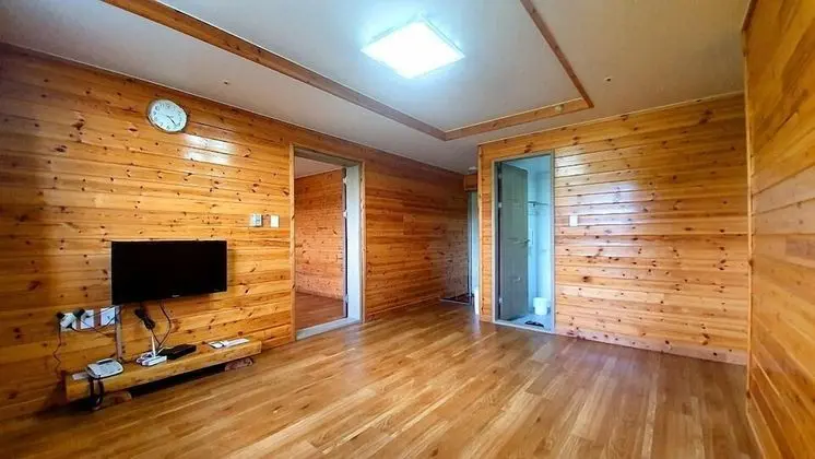 Family Oda (Ondol, Two Rooms)