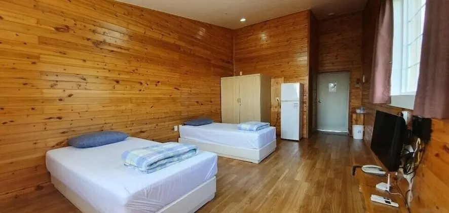 İki Ayrı Yataklı Oda, Kısmi Deniz Manzarası