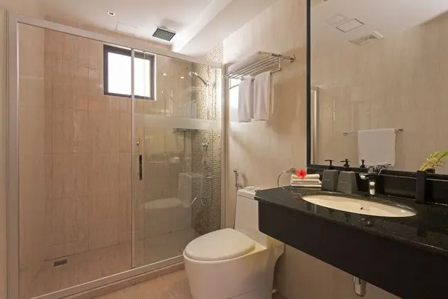Deluxe Tek Büyük veya İki Ayrı Yataklı Oda, 1 Çift Kişilik Yatak, Engellilere Uygun, Özel Banyo