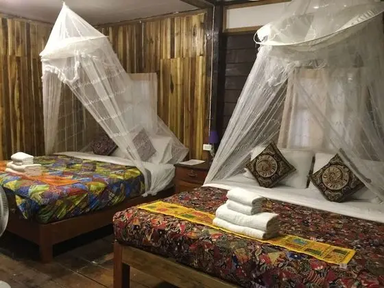 Villa 3 Double Beds Garden View (Villas 6 persons-Air-Con)