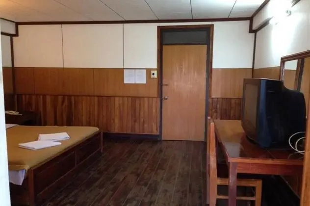 Double/Twin Aircondition Room