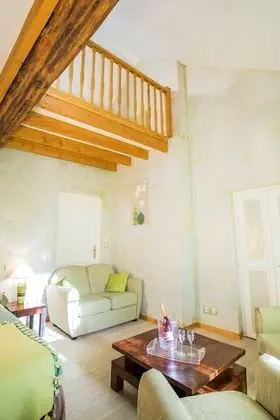 Dört Kişilik Oda, Birden Çok Yatak (Les Crayeres)