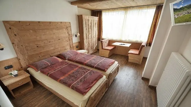 Üç Kişilik Oda