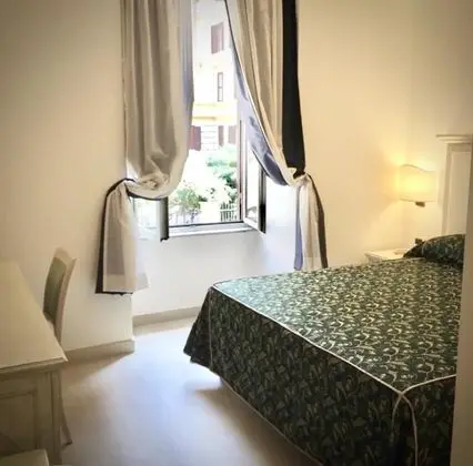 Classic Tek Büyük Yataklı Oda