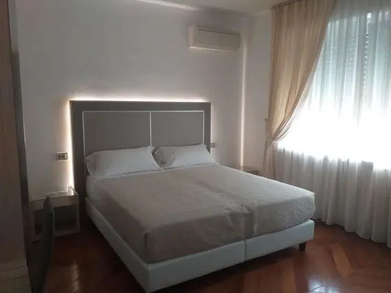Superior Tek Büyük veya İki Ayrı Yataklı Oda (Reims)