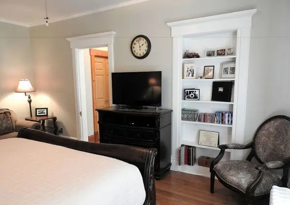 St. Louis (2nd Floor)