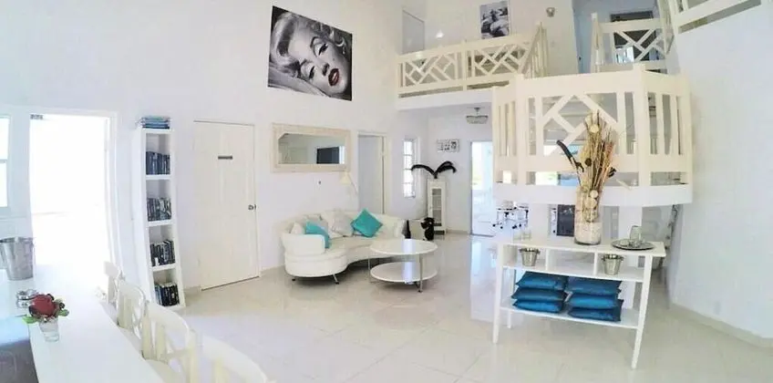 7 Bedroom Villa