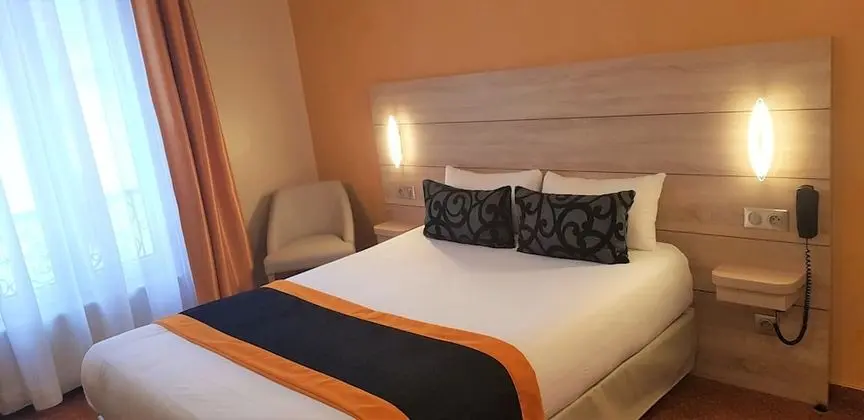 Standard Tek Büyük Yataklı Oda