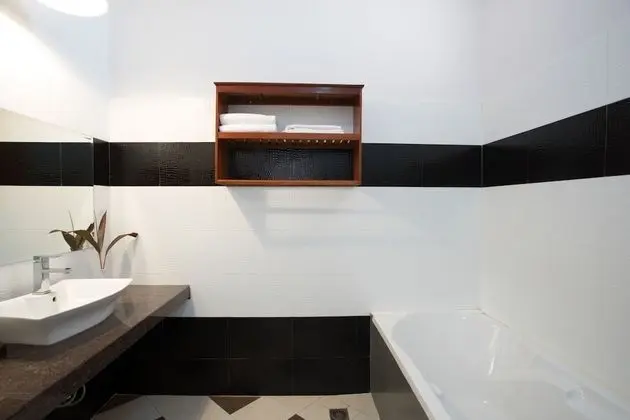 Family Suite 4 Adults, 2 Bedrooms-Free Airport Pick up