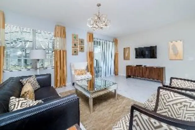TOWNHOME