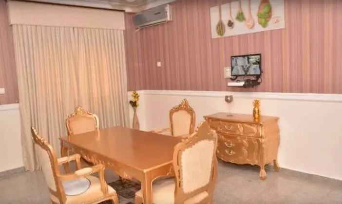 Room 4 (Share in Duplex Apartment)