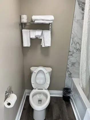 Basic Tek Büyük Yataklı Oda