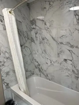 Basic Tek Büyük Yataklı Oda