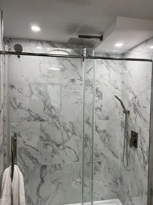 Basic Tek Büyük Yataklı Oda