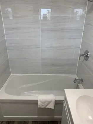 Basic Tek Büyük Yataklı Oda