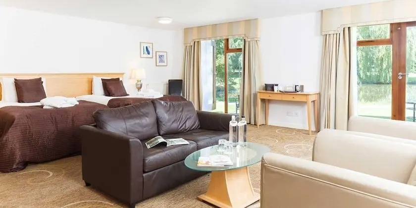 Superior Tek Büyük veya İki Ayrı Yataklı Oda