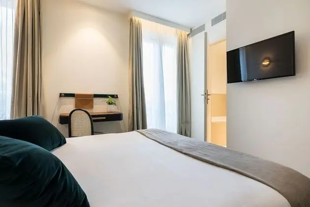 Standard Tek Büyük Yataklı Oda