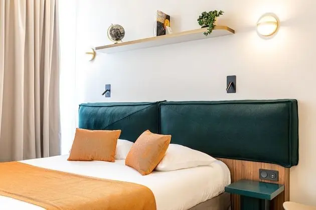 Standard Tek Büyük Yataklı Oda