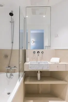 Standard Tek Büyük Yataklı Oda