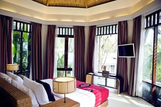 Tropical Pool Villa