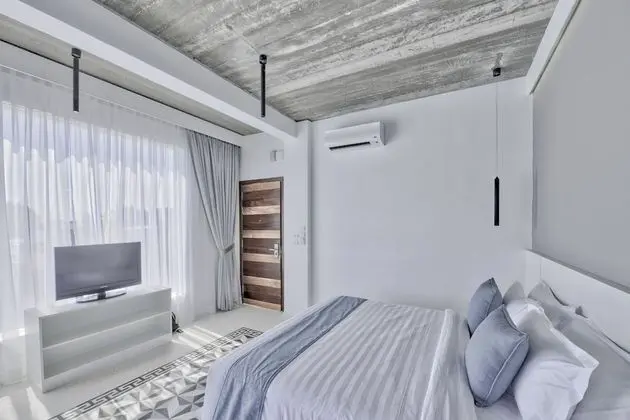 Standard Tek Büyük Yataklı Oda, 1 Çift Kişilik Yatak, Havuz Manzaralı