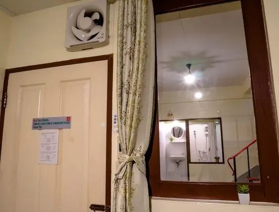 Basic Twin Room with Private External Bathroom