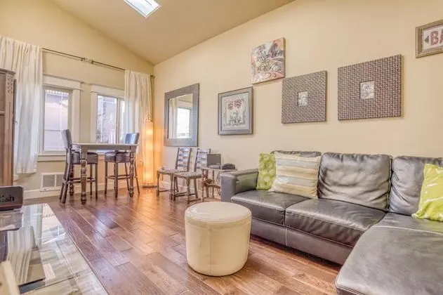Ev, Birden Çok Yatak (Chandler Beach House)