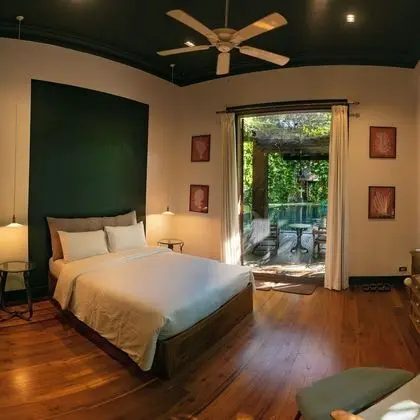 Coral Room, Hot Tub, Pool View