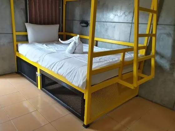 Ortak Ranzalı Oda, Sadece erkekler için