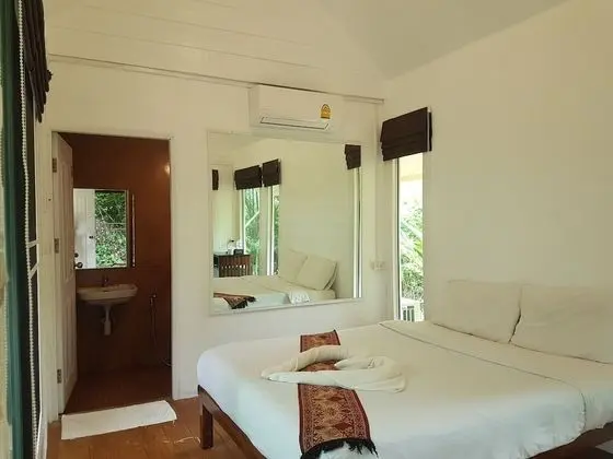 Standard Queen Room